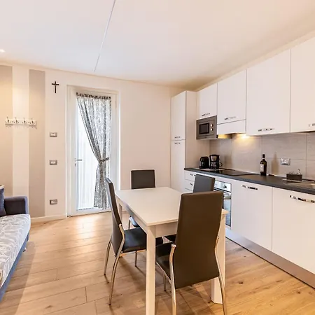 New Casa Ilaria Close To Center