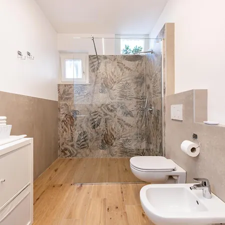 New Casa Ilaria Close To Center * Торри-дель-Бенако